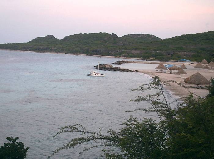 click picture to return to CURACAO PICS.